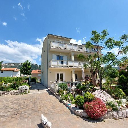 Apartments Velinka Mundanije Bagian luar foto