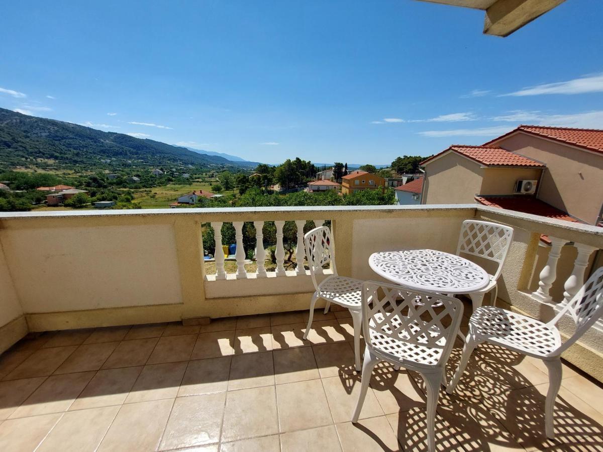 Apartments Velinka Mundanije Bagian luar foto
