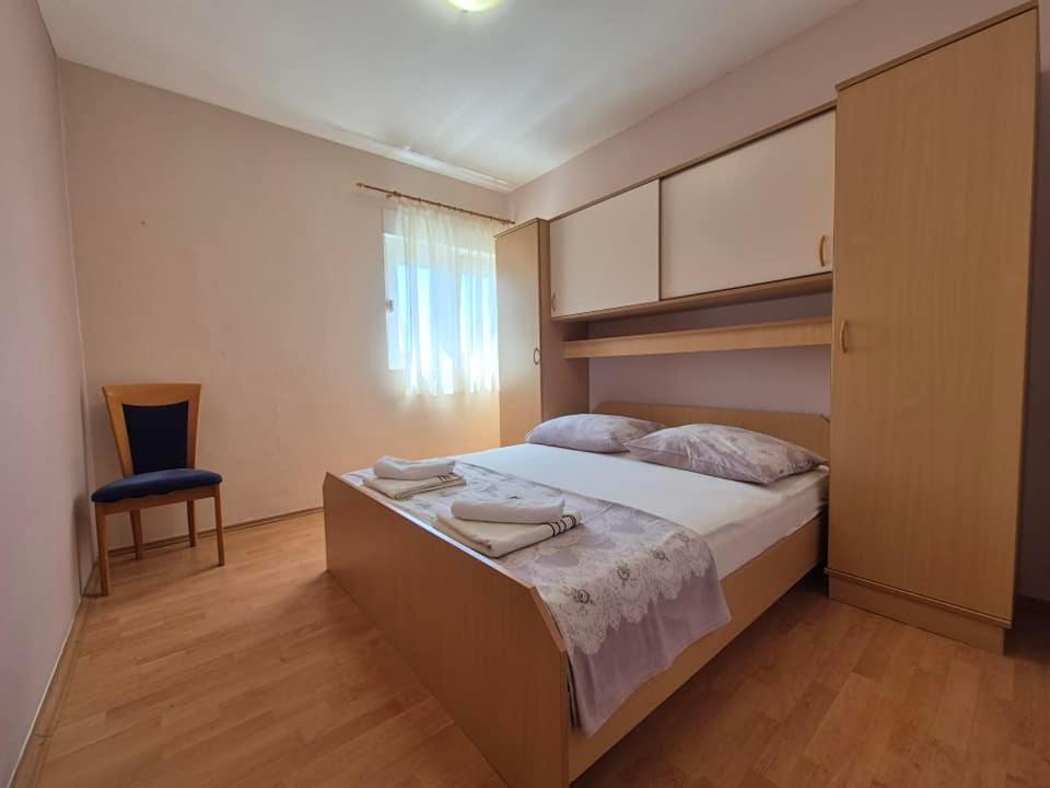 Apartments Velinka Mundanije Bagian luar foto